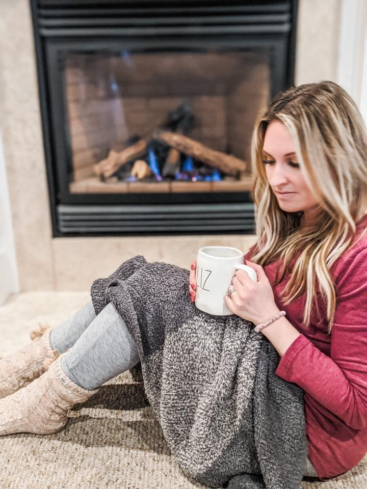 Barefoot dreams discount cozychic stripe throw