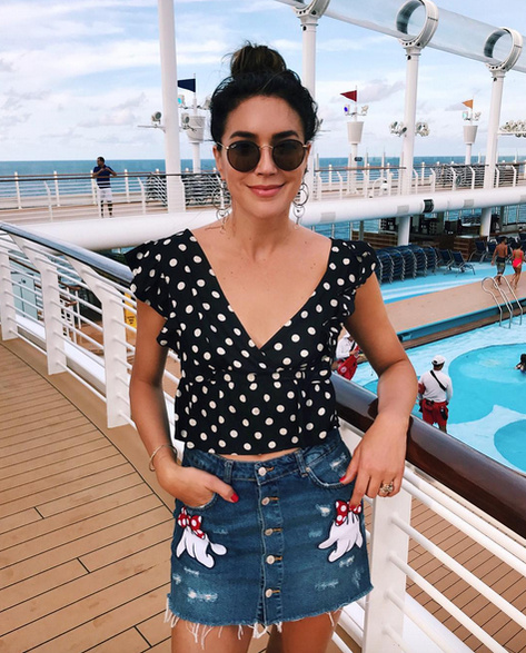 Sailing away! 🚢 Ready to make some fun family memories over the next 10 days! ☀️🏝 #disneycruise #summerstyle #ootd #springstyle #lookoftheday #getthelook #rayban #polkadots #wrapfront #blouse #denimskirt #buttonskirt #disney