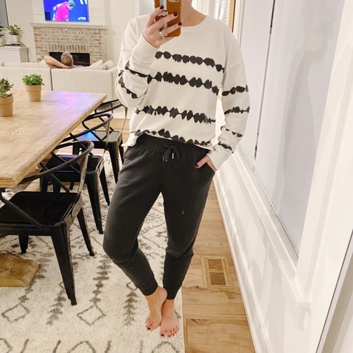 old navy mid rise tapered leg jogger