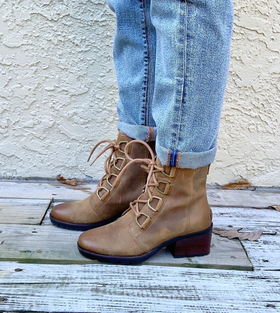 sorel lace up boots