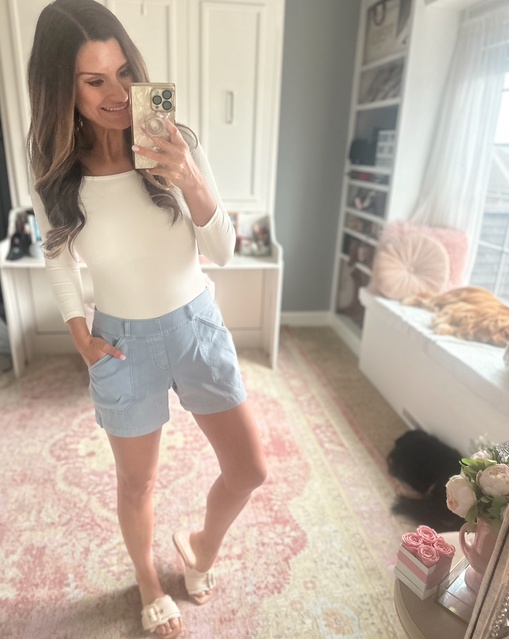 ummer - Use code CANDACEPXSPANX to save 10% off my top and shorts. Everything is true to size. Wearing a small in each piece.