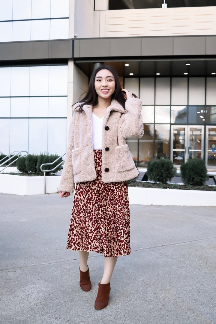 Look by Carol Chan featuring Banana Republic SUPIMA Cotton V-Neck T-Shirt