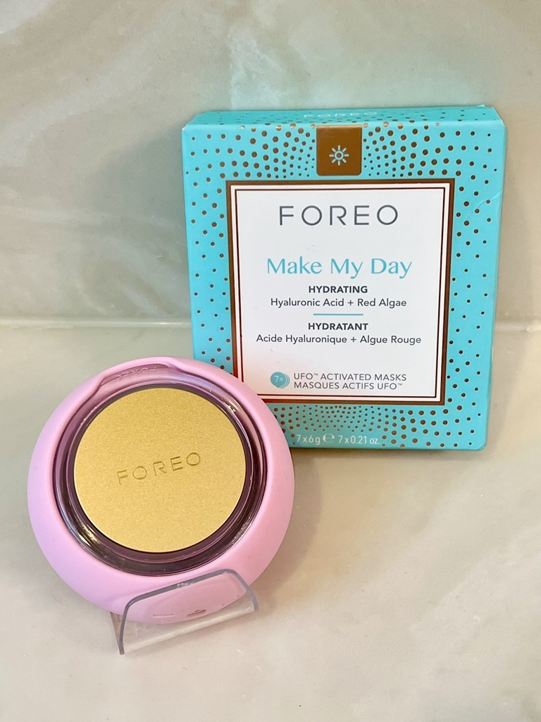 Look by Gabrielle Flowers Rader featuring Foreo UFO mini Power Mask Treatment Pink