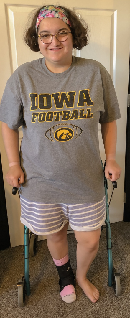 Look by Abby Hershberger featuring Nike Men Iowa Hawkeyes Legend Icon T-Shirt