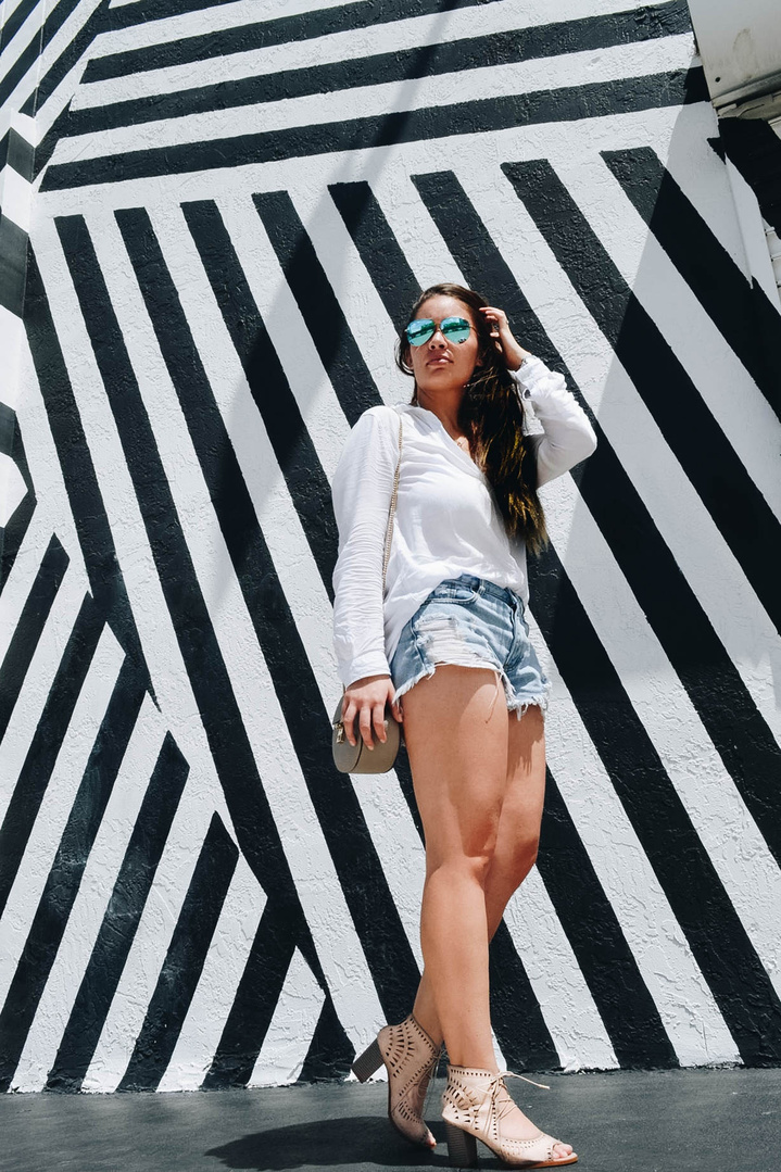 wynwood art district has the best spots to take instagram or blog photos! #ShopStyleCollective #MyShopStyle #shopshoetopia #wynwood #miami #hurricaneirma #southflorida #florida #blogger #youtuber #summerstyle #lookoftheday #getthelook