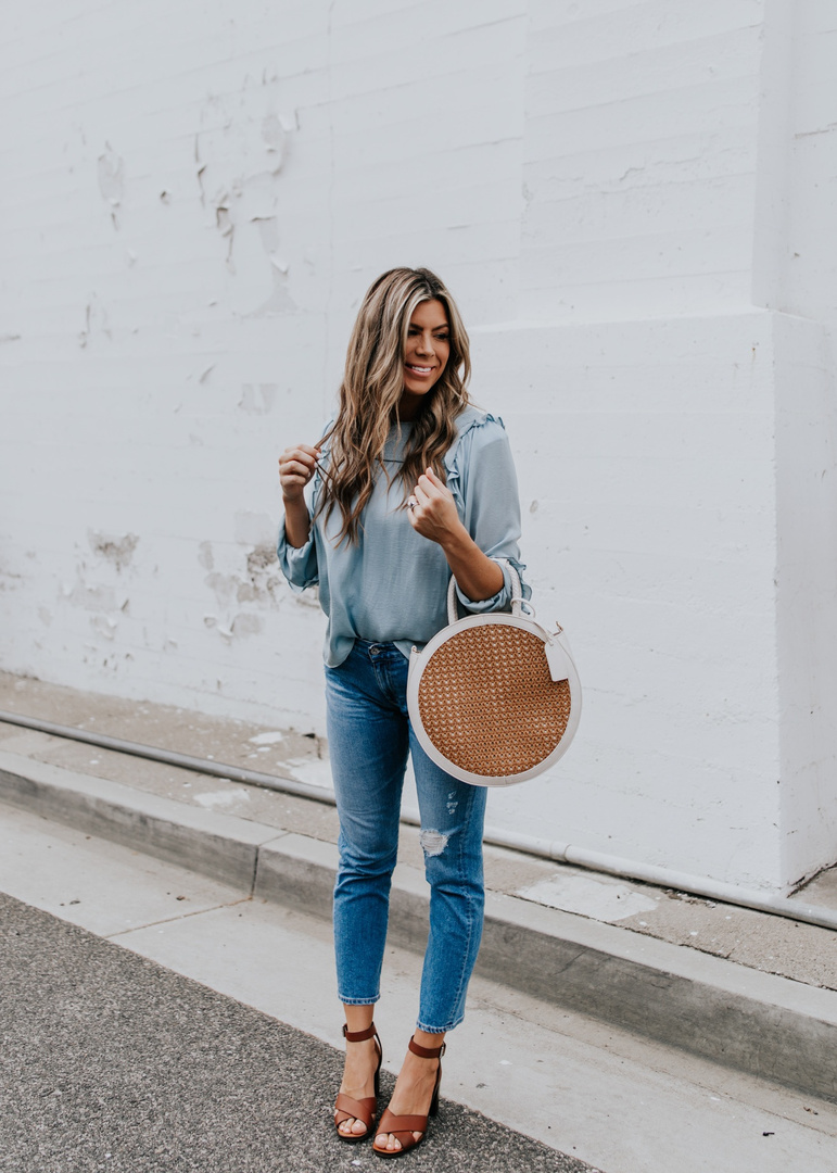 How to wear cropped flare jeans - Mint Arrow