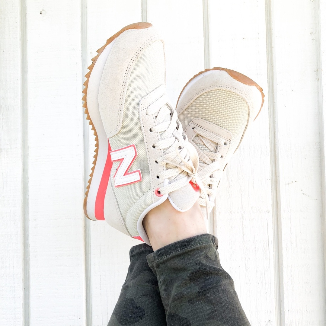 Look by Bottle No. 5 featuring New Balance 501 Sneaker