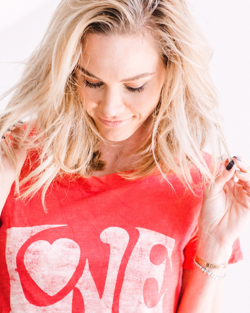 Look by Meghan Edmonds featuring Prince Peter More Love Graphic Tee