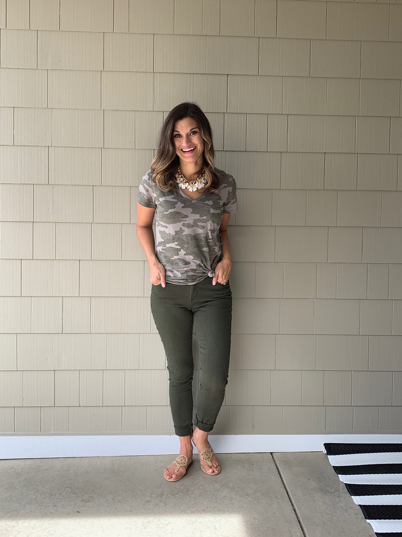 universal thread pocket tee