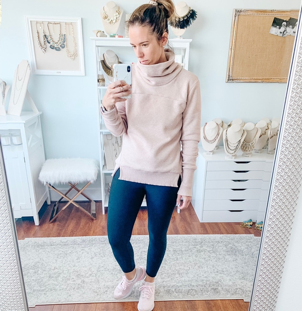 alo yoga haze turtleneck sweatshirt