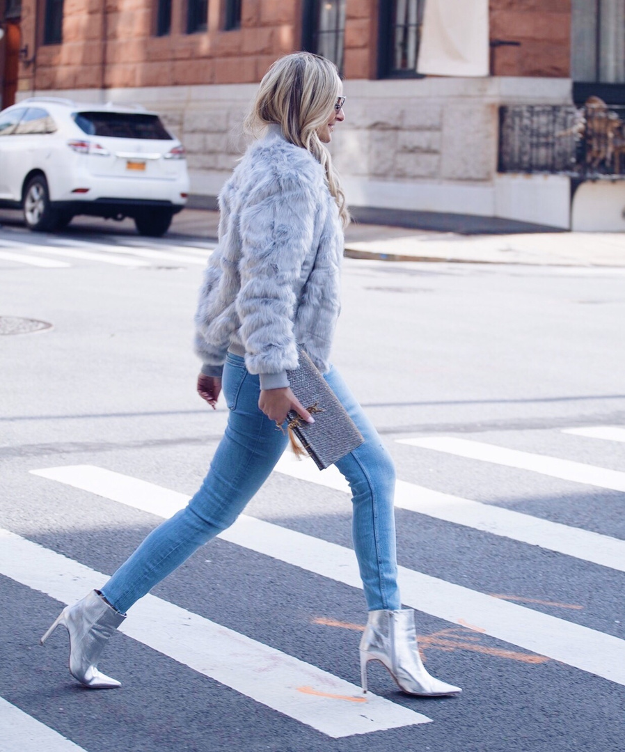 Do you hear what I hear? Yes, silver does go with everything! This icy cool metallic couldn’t be hotter for holiday and it can go anywhere! I’m obsessed with the winterized bomber jacket and it’s the perfect shade to match with metal! Insider Tip: Ankle boots in silver take everything up a notch!
My Look: Jacket, Story Of Lola/Bag, Saint Laurent/Boots, Zara
Photo: Natalie Walsh #ssCollective #shopthestylesnap #ootd #MyShopStyle #lookoftheday