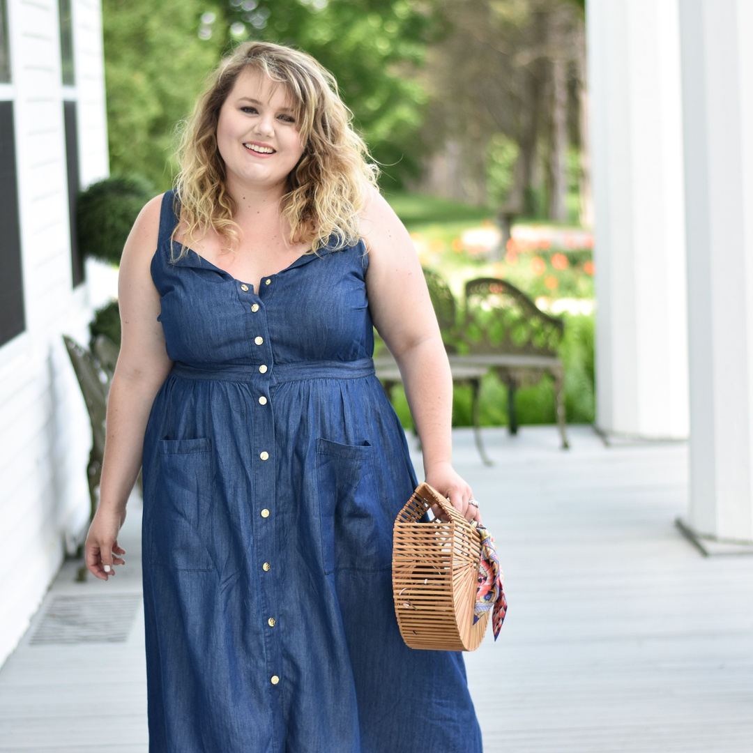 Summer ready in this Draper James for Eloquii Dress! #plussizefashion #curvyfashion #draperjames #xoq