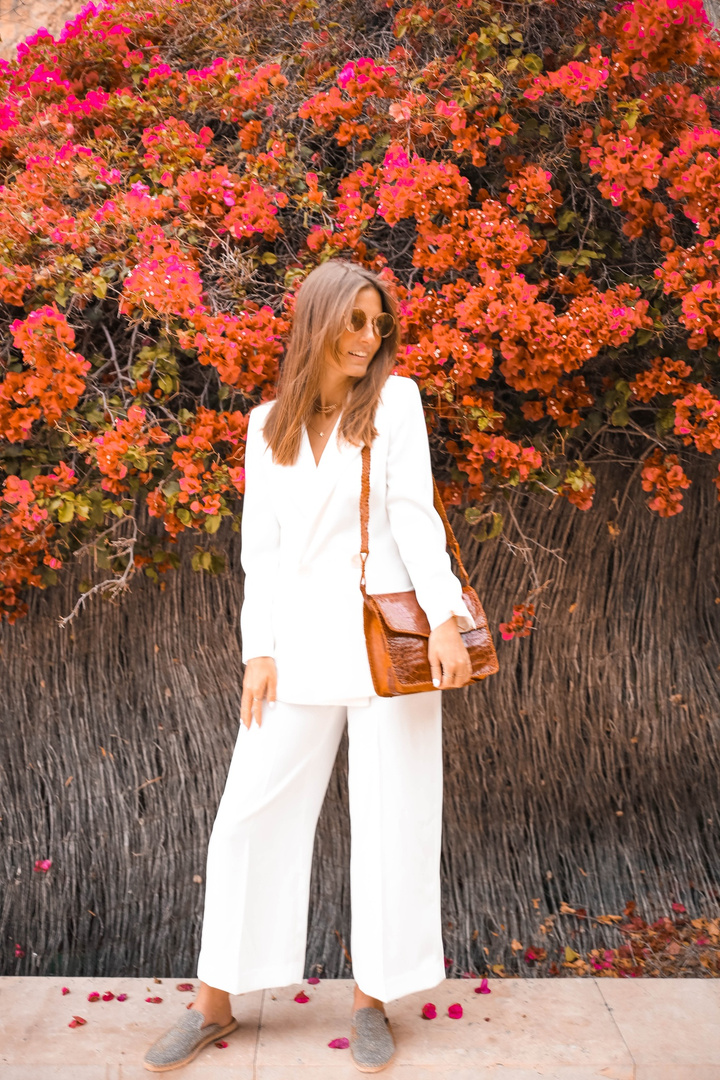 White Suit #SummerStyle #SpringStyle #WeddingGuestLooks #BeachVacation #BirthdayParty #WearToWork #WeekendLook #DateNight #OOTD