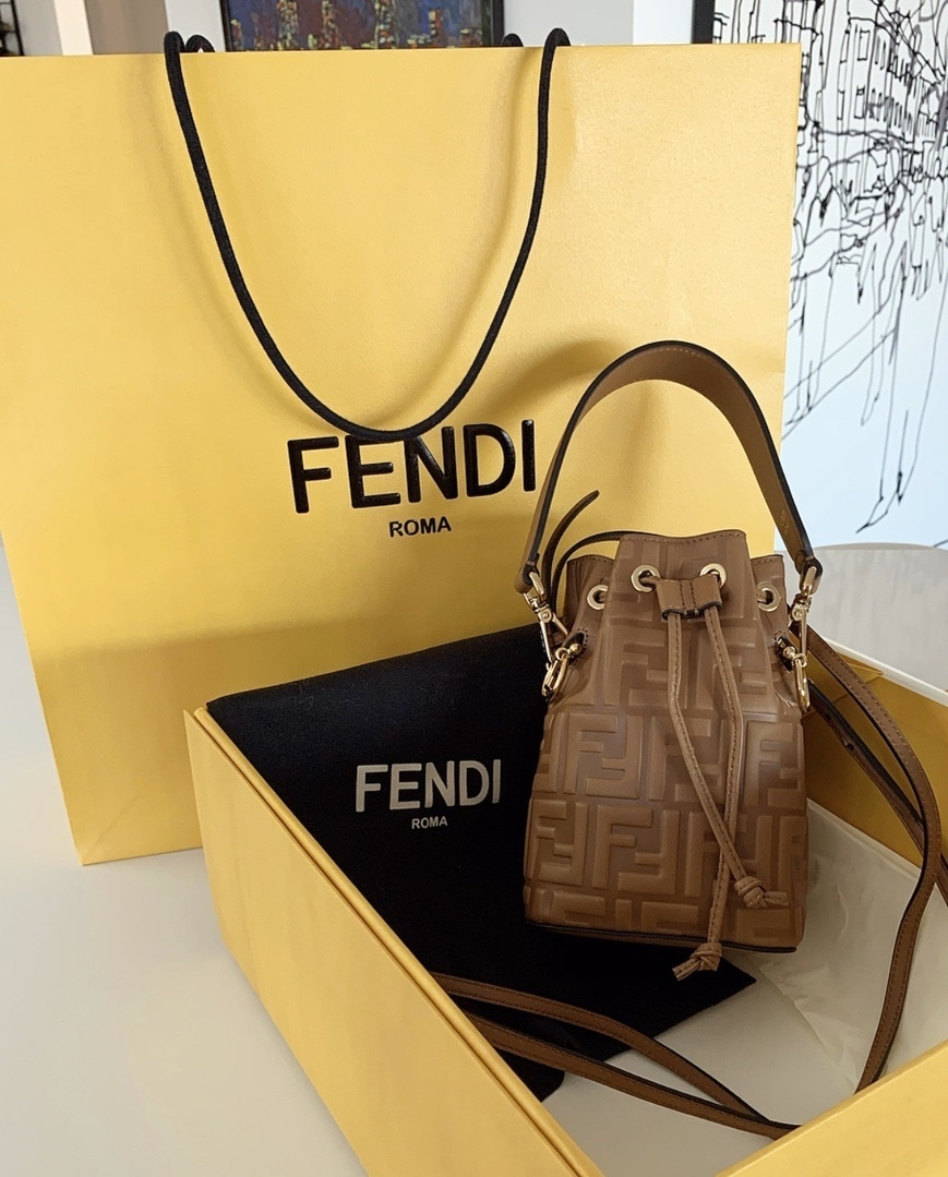 mon tresor mini leather bucket bolsa