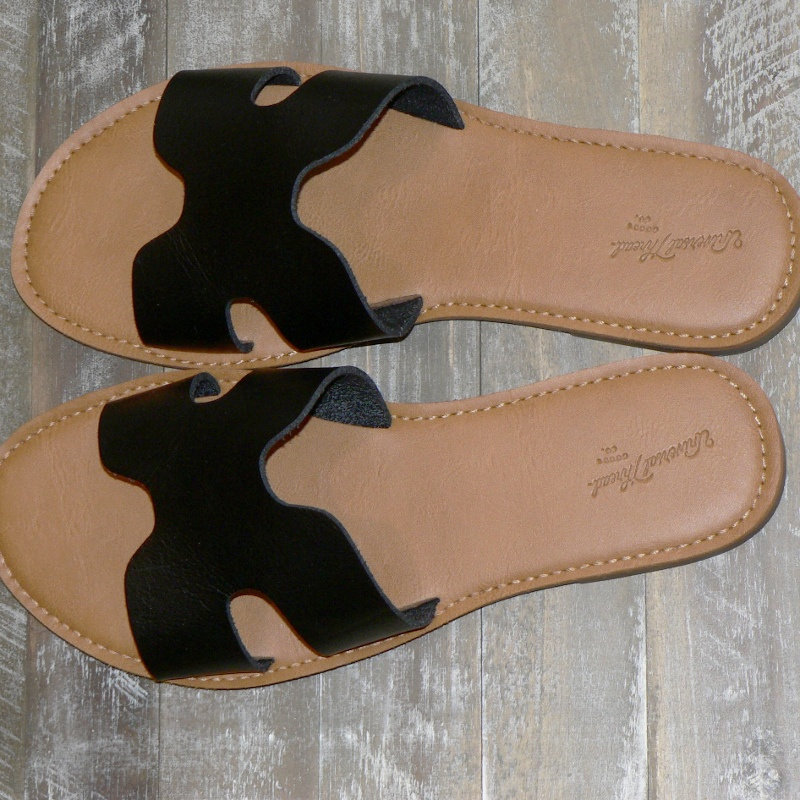 universal thread sandals