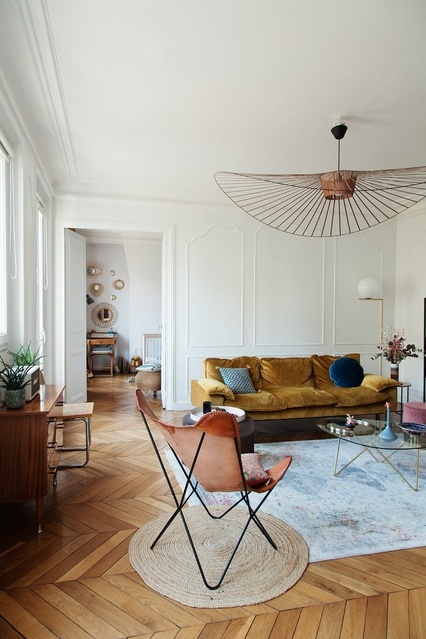 A stylish Haussmannian apartment in Paris #homedecor #parisapartment