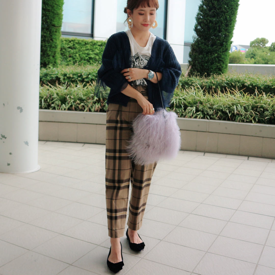 昨日のお洋服♡朝から【check .tv(@check.everytv )】のお仕事でした♡明日も出演するので良かったら見てみてください♡
∵
最近、毎日チェック柄着ているw昨日はチェック柄のパンツでしたwパンプスは、展示会でオーダーしていた【TSURU by Mariko Oikawa(@tsurubymarikooikawa )】のもの♡ネイビーのベロアが上品で可愛い♡
∵
ベルト付きのチェック柄パンツは、【ShopStyle(@shopstylejp )】で見つけました♡コーデの詳細は、プロフィールのURLからチェックしてみてください♡
∵
∵
#いつこ #ssjpチェック柄 #sscollectivejp #sslooksjp #shopstylejp #pr #ショップスタイル #thevirgnia #tsurubymarikooikawa #philippeaudibert #coordinate #ママコーデ #ママファッション #大人ファッション #30代コーデ #大人可愛い #ミヤマリ #vocest #vocemagazine #美容ブロガー #インフルエンサー #ヘアアレンジ #ママ #男の子ママ #mamagirl #おしゃれさんと繋がりたい #ootd_kob #ルーファ