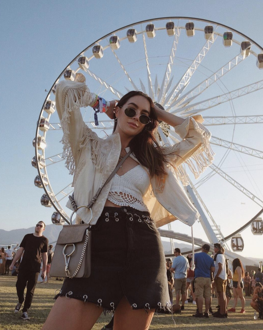 Ready for sun downnn 🎶🎡 wearing #grlfrnddenim via #revolve #revolvefestival #WeekendLook #TravelOutfit #SummerStyle #ShopStyle #shopthelook #MyShopStyle #OOTD #FestivalLooks #SpringStyle #revolve #rayban #chloe #musicfestival #coachella #revolvefestival #grlfrnddenim