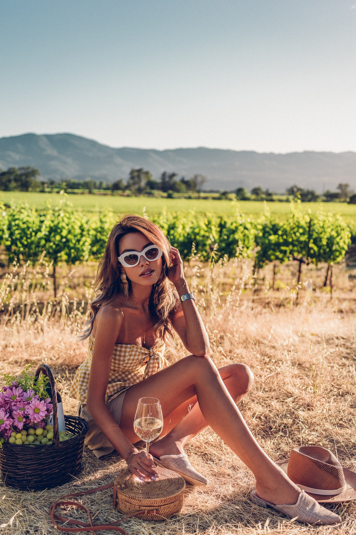 Napa Valley travel diaries - sunset picnic in the vineyards #Napa #NapaValley #travel #ootd #whatiwore #shopthelook #SummerStyle #SpringStyle #fashion