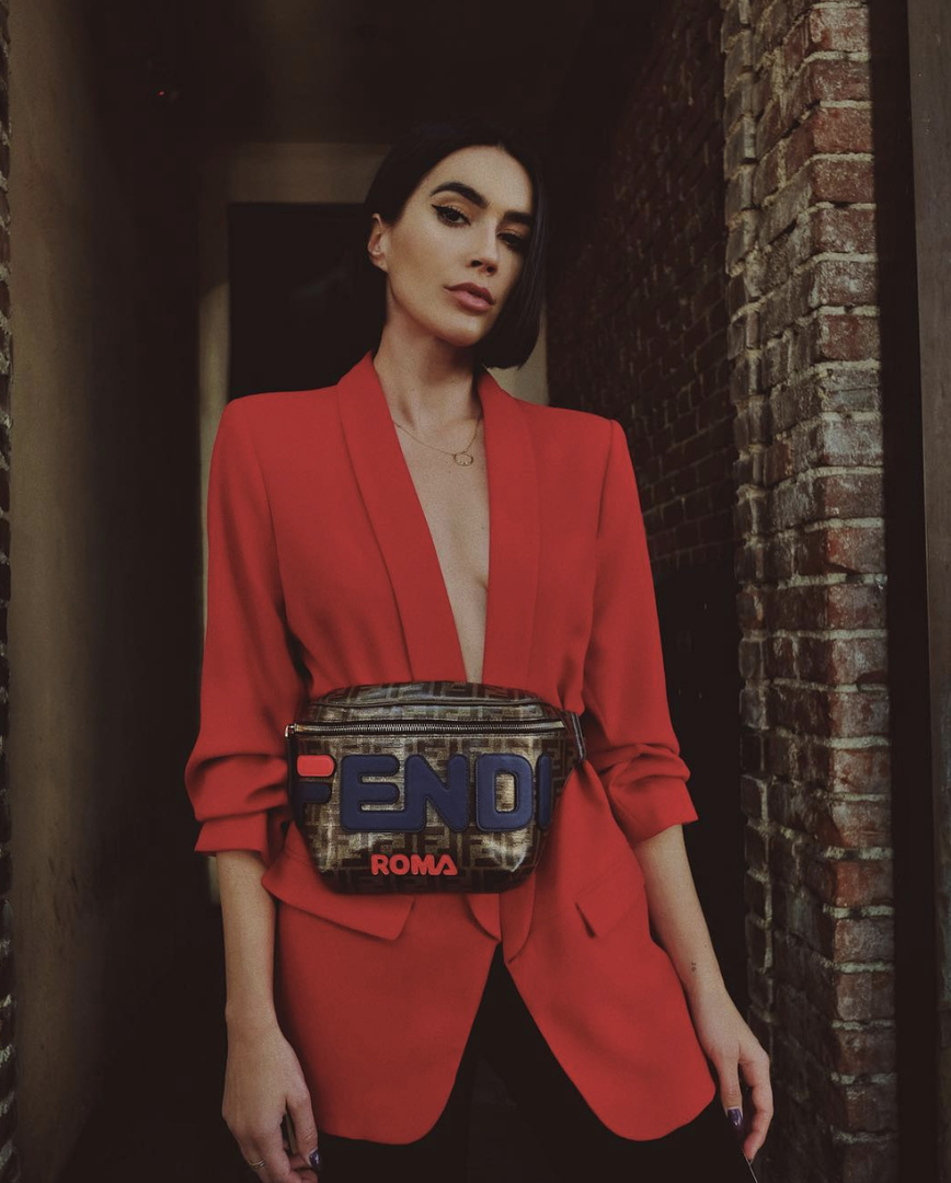 Ready for tonight’s #fendimania ❤️ #WeekendLook #WearToWork #SummerStyle #ShopStyle #shopthelook #MyShopStyle #DateNight #OOTD #SpringStyle #fendi #beltbag #redblazer #tibi