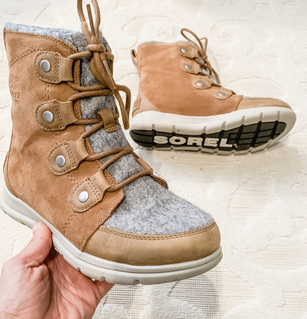 sorel explorer joan boot khaki