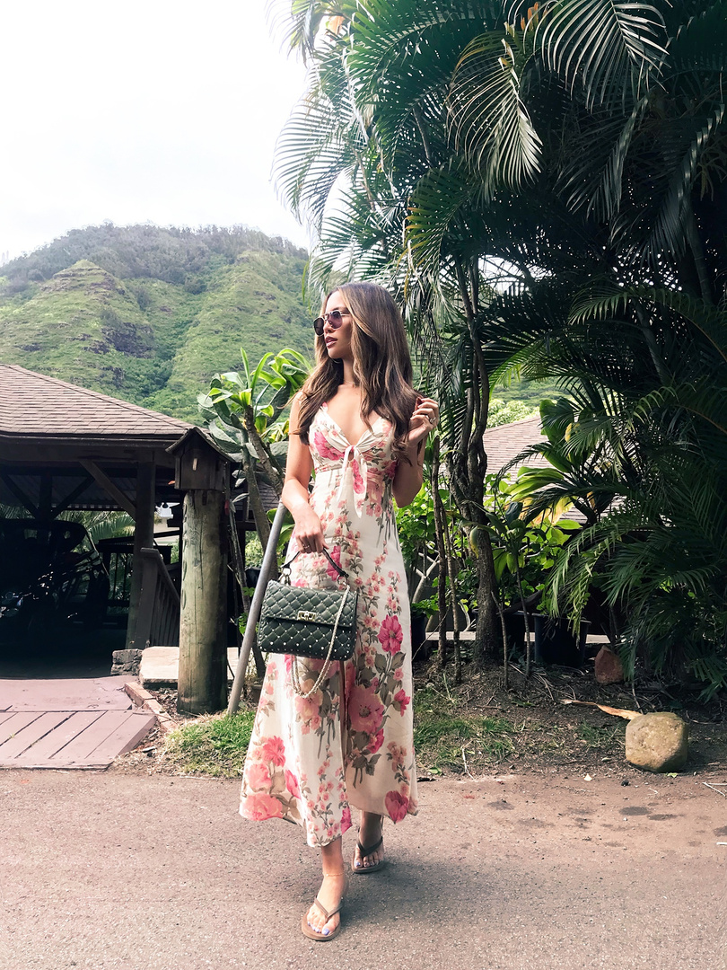 Beautiful day in hawaii! #ShopStyle #shopthelook #SpringStyle #SummerStyle #MyShopStyle #BeachVacation #WeekendLook #TravelOutfit #OOTD #Valentino #Reformation