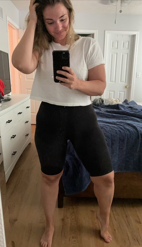 black lululemon cropped leggings