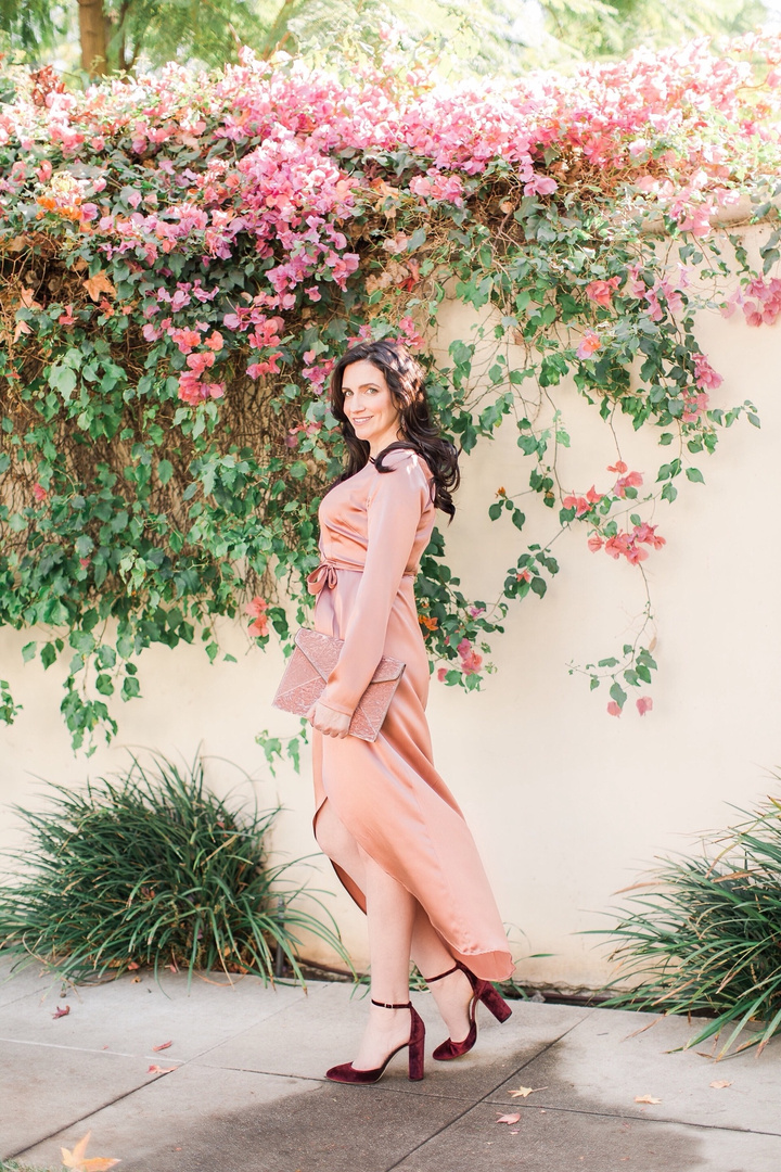 Bring me roses. The flowers themselves, the scent in perfume and in the lovely blush tone that's been so popular since fall. Rose is an absolute favorite. If you like roses and red I’ve got Valentine’s Day looks and gifts for you to love today on Artfullyblog.com #valentinesday #darlingmovement #pursuepretty #whatimwearing #reformation #ootdfashion #pink #styleinspiration #fashioninspiration #outfitpost #lookoftheday #stylegram #wearitloveit #aboutalook #springlook #igfashion #springfashion #shopstyle #styledbyme #blogwithme