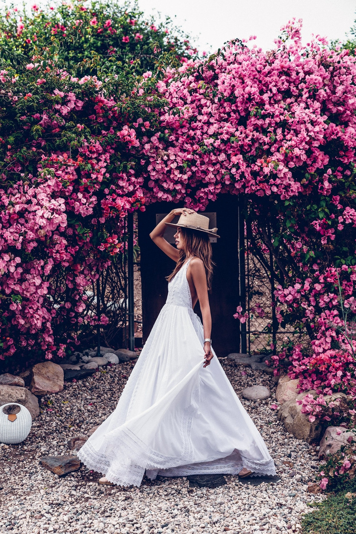 Never not wearing white in summertime 🌸 #whatiwore #dress #flowers #ShopStyle #shopthelook #SummerStyle #OOTD