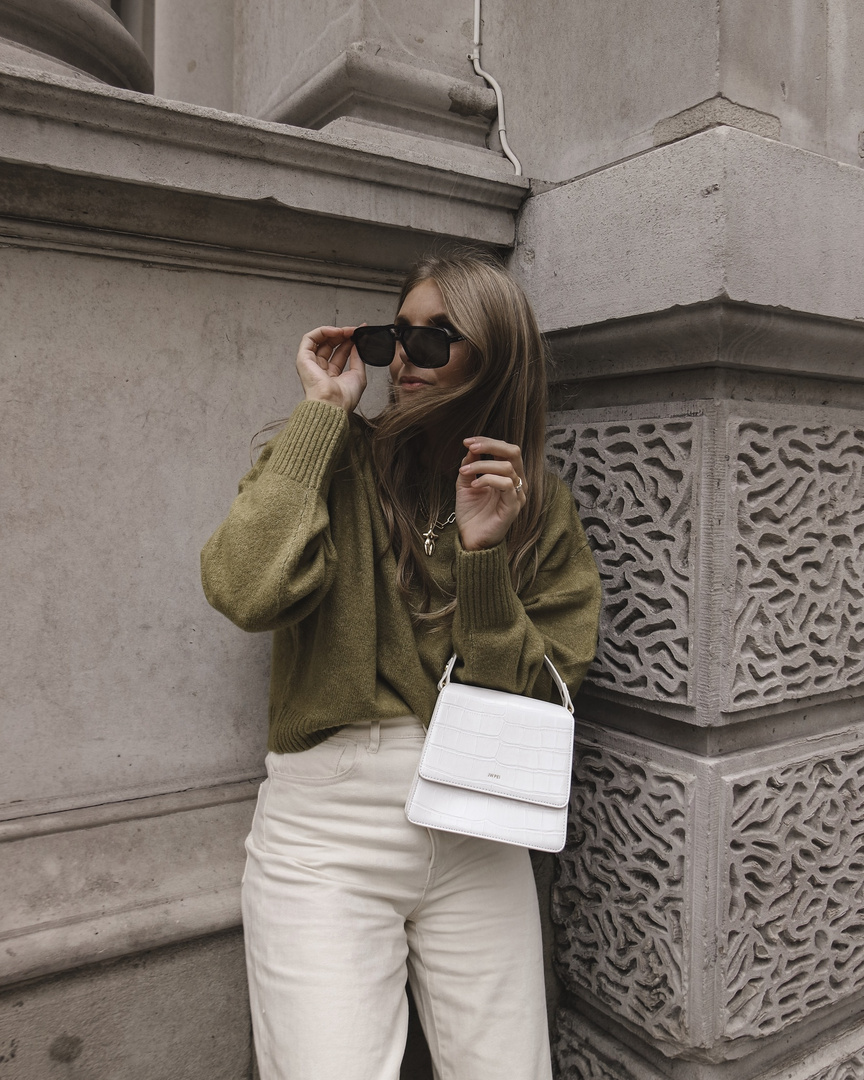 ut awkward photos! #LFW #StreetStyle #Statementsunglasses #Styletip #MyShopStyle #ShopStyle #ContributingEditor #TrendToWatch