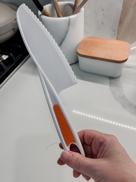These kids knives (comes in a set of 3) are so great for little hands!