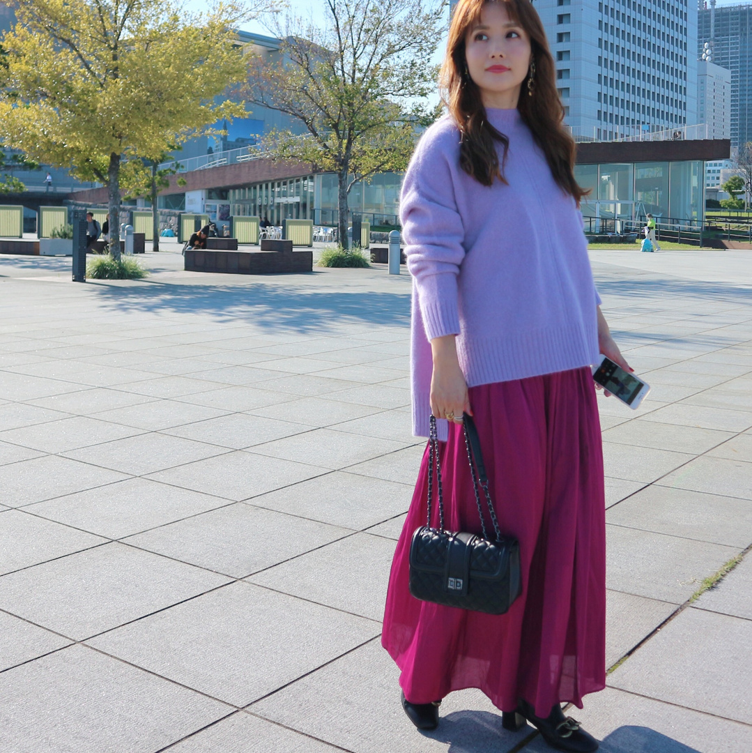 こないだのお洋服♡ずっと着たかった、ニットとスカートがようやく着れる♡ニットは色も形もツボ過ぎて超お気に入り♡スカートは探しまくっていたサテン素材のもの♡ちょっと長がったけど、どうしてもこのニットと着たかったから満足♡
∵
バックも、ずっと欲しかったキルティングチェーンバック♡【#DONOBAN (@donobanweb )】でGETしました♡いろいろ見過ぎて、何買っていいか分からないくらい悩んでいたんですが、リアルレザーなのにプチプラっていう最高の条件のものを見つけたので即GET♡チェーンもゴールドじゃなくて、ブラックが良かったからホント理想通り♡やっぱ、リアルレザーだと形も綺麗だし、質感も良いですね♡
∵
∵
#DONOBAN #チェーンバック #キルティングバック #sscollectivejp #sslooksjp #shopstylejp #pr #ファッション #fashion #お買い物 #shopping #ユナイテッドアローズ #unitedarrows #アクセサリー #jewelchanges #ママコーデ #ママファッション #大人ファッション #30代コーデ #大人可愛い #ミヤマリ #vocest #vocemagazine #美容ブロガー #インフルエンサー #ヘアアレンジ #ママ #男の子ママ #mamagirl #おしゃれさんと繋がりたい