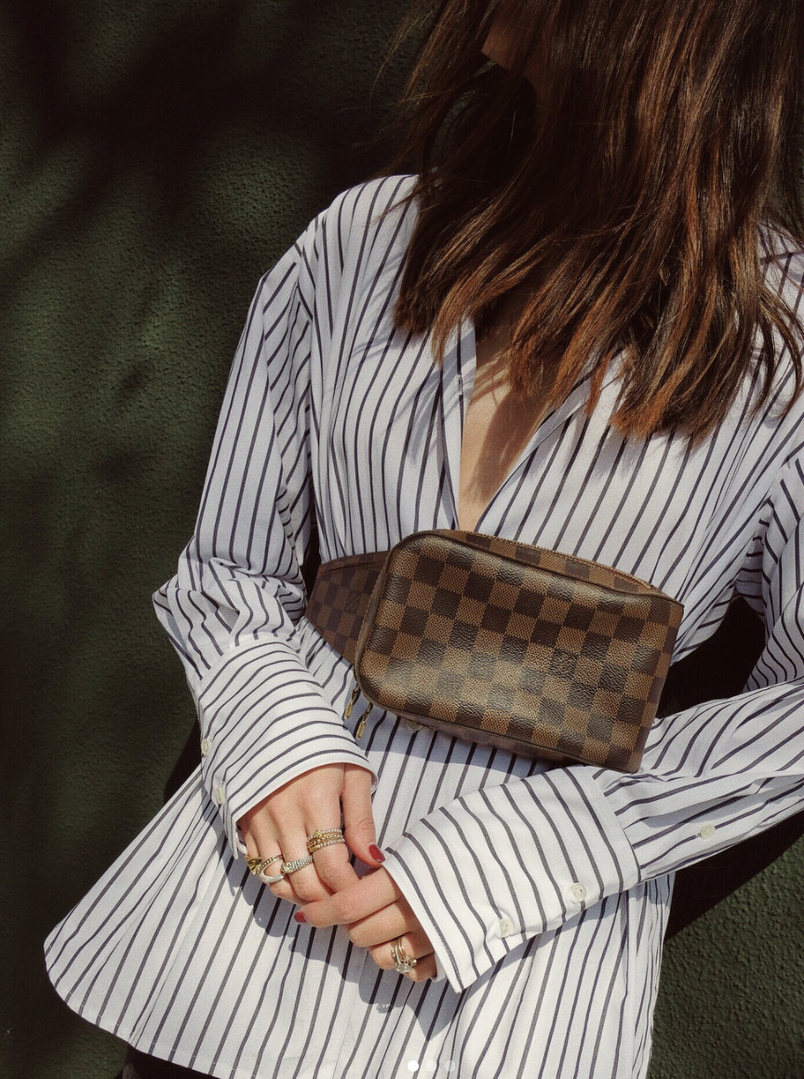 will be wearing this belt bag on repeat 👌🏼 #WeekendLook #WearToWork #ShopStyle #SummerStyle #shopthelook #DateNight #OOTD #SpringStyle #beltbag #stripes #frame #fannypack #springootd