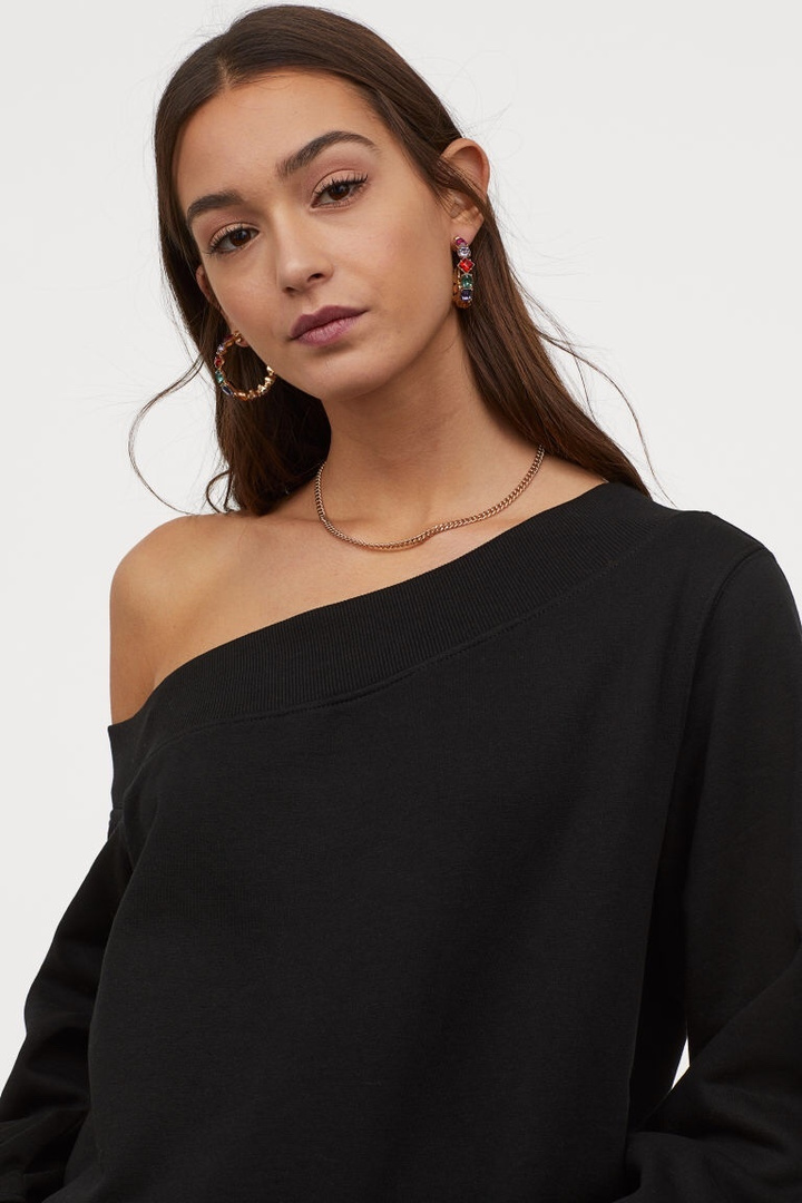 Look by Jennifer sattler featuring H&M - One-shoulder Sweatshirt - Black