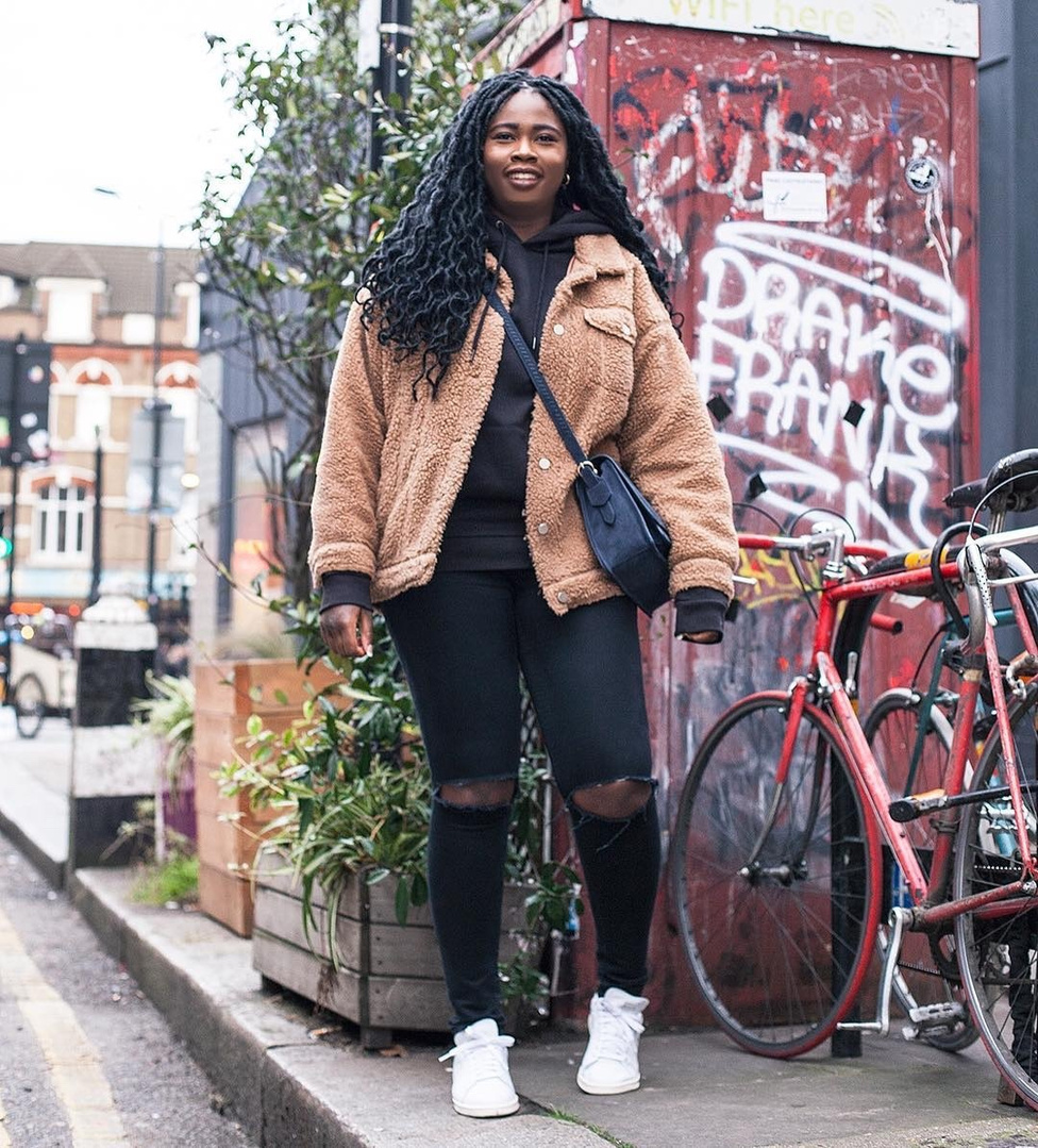 🐻 Stay warm in this rude weather! | @hj_lewis
.
.
.
#dressdealeruk #streetwear #styleinspo #streetstyle #streetfashion #style #styleblogger #shopping #fashion #fashionblog #fashionblogger #fashionista #outfitoftheday #photooftheday #ootd #teddycoat #snow #london #melanin #locs #look #blogger #beautiful #trendy #trendsetter #getthelook #jamaicanblogger #instafashion #instagood