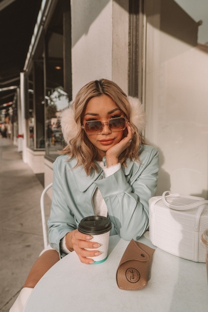 post to shop this style via @Nordstrom.
http://francislola.com/2019/12/our-tradition/ #ourtradition #RBxNordstrom #rayban #ad